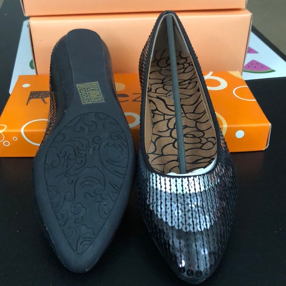 ⭐️New Sequins Shoes⭐️ - Picture 7 of 8